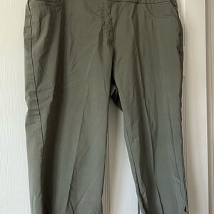 Ruby Rd Woman Olive Green Stretch Capri Pants Size 24W